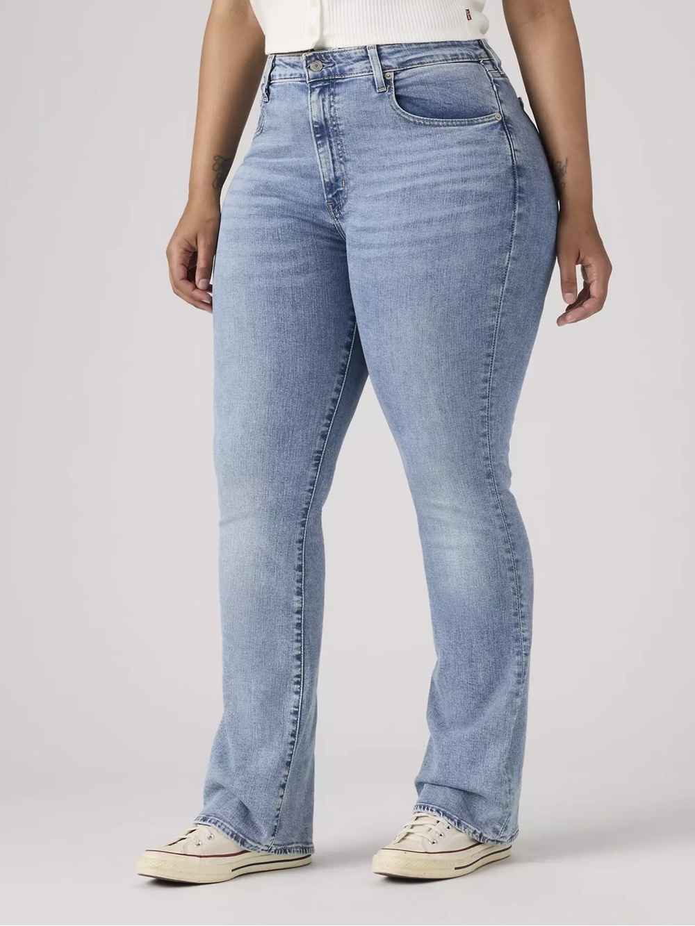 Levi’s 725 boot cut jean in original light blue wash. Size: 29/34 - Picture 4 of 10